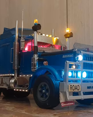 Kenworth tamiya 1/14  T908  Australian Road Train