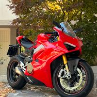 Ducati Panigale V4 S akrapovich completo 5000km