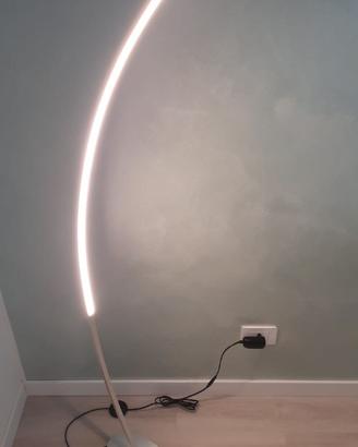 Lampada da terra led ad arco