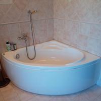 Vasca angolare in resina