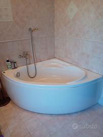 Vasca angolare in resina