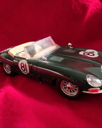modellino auto in metallo JAGUAR E 1961 1:18