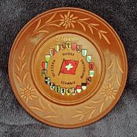 Piatto di legno souvenir di Davos