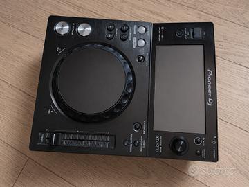 Setup DJ -  2x XDJ‑700 + mixer Reloop + Yamaha HS4