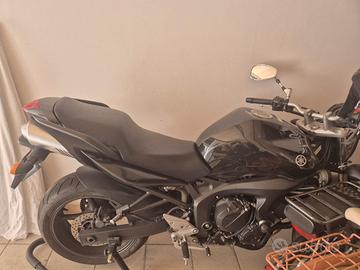 Yamaha FZ6 600 (98 CV) - Solo 20.000 km originali