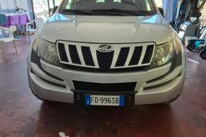 Mahindra XUV500 2.2 16V AWD W8 2016