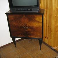 Mobiletto ad angolo porta tv tipo anni 60
