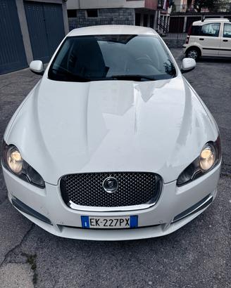 Jaguar XF 3.0 V6 Bi-Turbo Diesel (2011) 