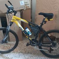 Bici mountain bike Giant bicicletta giallo nero