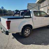 Isuzu D-Max Roll bar nero con copertura tonneau