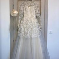 Abito da sposa anni 50 con pizzo e veletta
