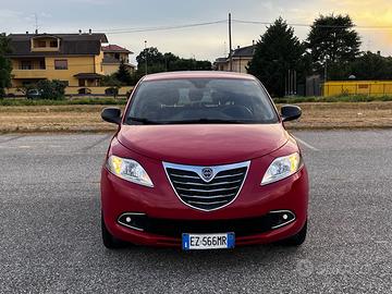 Lancia Ypsilon 1.2 benzina 5 porte neopatentati