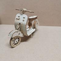modellino vespa in Legno 