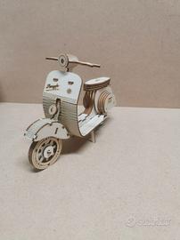 modellino vespa in Legno 