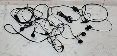 tanti tipi di cuffie x cellulare o varidispositivi