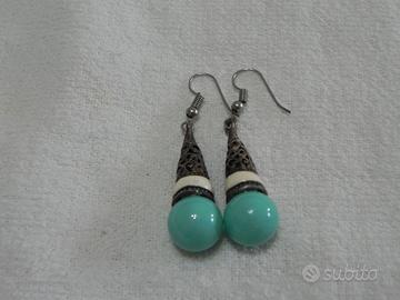 ORECCHINI CON PIETRE AZZURRE