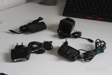 Caricabatteria cavetteria cuffie cavi dati Cellula