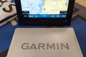 TITOLO: Garmin GPSMAP 723xsv + Trasduttore + Mappe