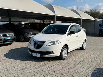 Lancia Ypsilon 1.2 69 CV 5 porte S&S Silver