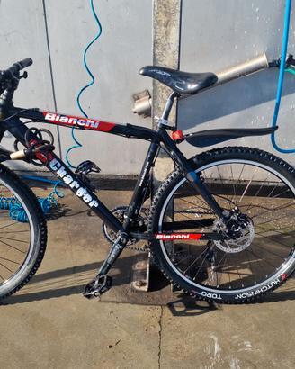 mtb bianchi   RUBATA STANOTTE NEL MIO BOX