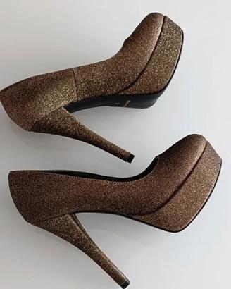 Scarpe con tacco