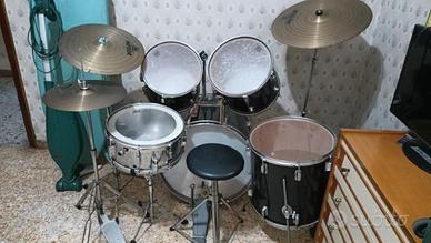 Batteria acustica 