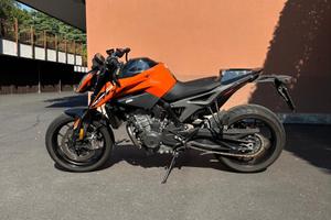 KTM 790 Duke L (35 kW - Patente A2) + Tech Pack