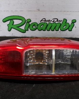FANALINO POSTERIORE DESTRO NAVARA D40 2007