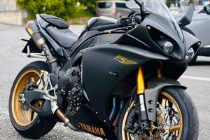 Yamaha R1 Big Bang