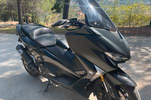Yamaha TMax 530 SX nero opaco