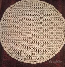 Centro copritavolo rotondo in cotone vintage