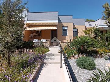 VILLA A SCHIERA A CASSANO DELLE MURGE