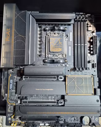 Scheda madre ASUS PROART X870E-CREATOR WIFI