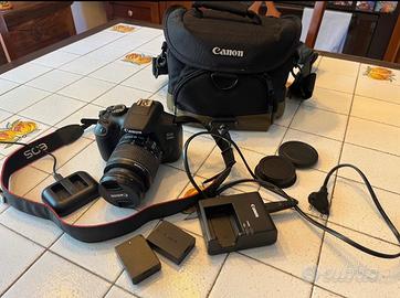 Canon EOS 1300D + 18-55mm + borsa Canon