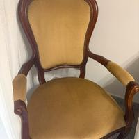 Poltroncina  con braccioli