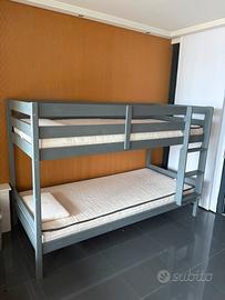 Letto a castello con due materassi
