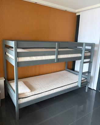 Letto a castello con due materassi