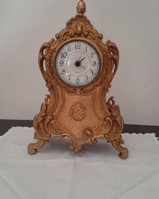 Elegante orologio da tavolo stile rococò