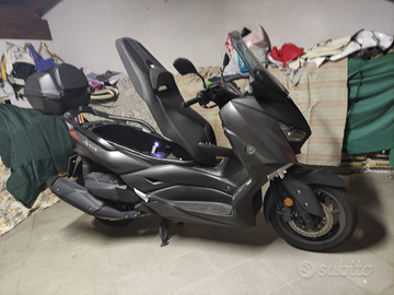 Yamaha X-Max 400