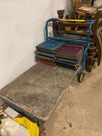 Carrello manuale da trasporto.
