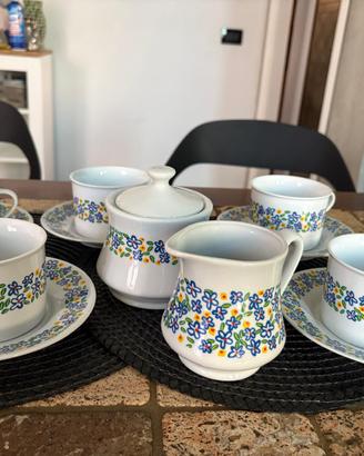 Servizio tea Naj-oleari