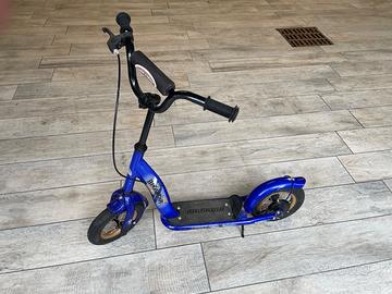 Monopattino con ruote a camera d’aria