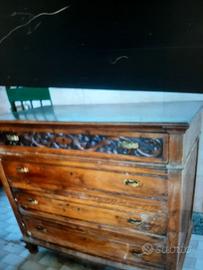 Cassettone antico arte povera