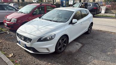 Volvo v40 R-design TENUTA BENE
