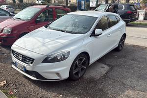 Volvo v40 R-design TENUTA BENE