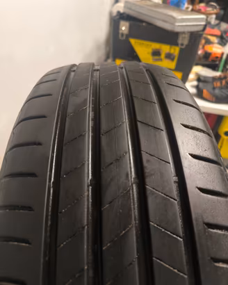 gomme bridgestone turanza 225/55 r18.  