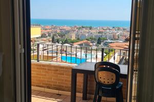 Estate con piscina BILOCALE