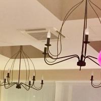 4 GRANDI LAMPADARI IN FERRO NERO OPACO  come nuovi