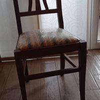 Sedie in legno con seduta imbottita