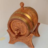 Piccola botte in legno realizzata a mano